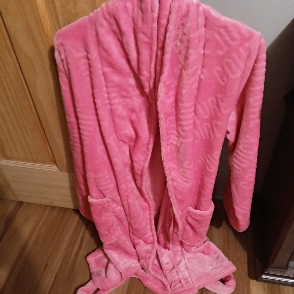 NWT Woman's Juicy Couture Pink Robe